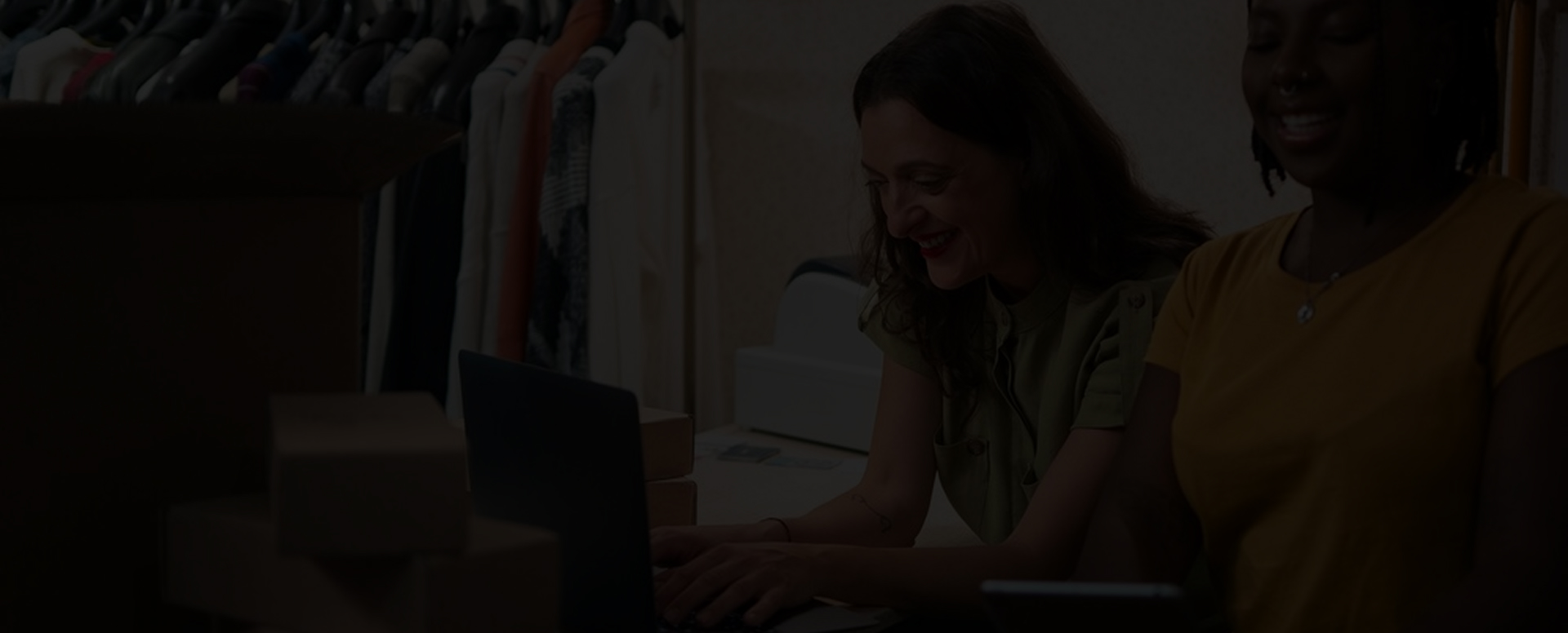 Revolutionizing E-Commerce Support with AI Chatbot: How VloomMart Enhanced Shopping Experiences